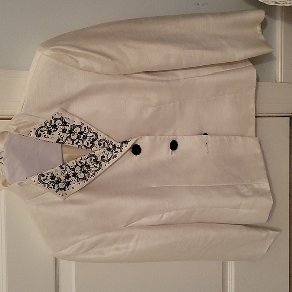 Kasper 2 piece skirt suit - Picture 1 of 2